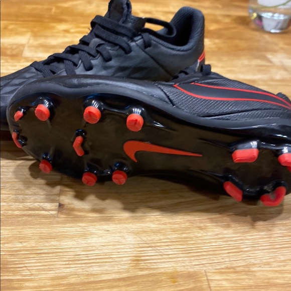 Nike Black and Red Geometric Sneakers - Picture 2 of 8